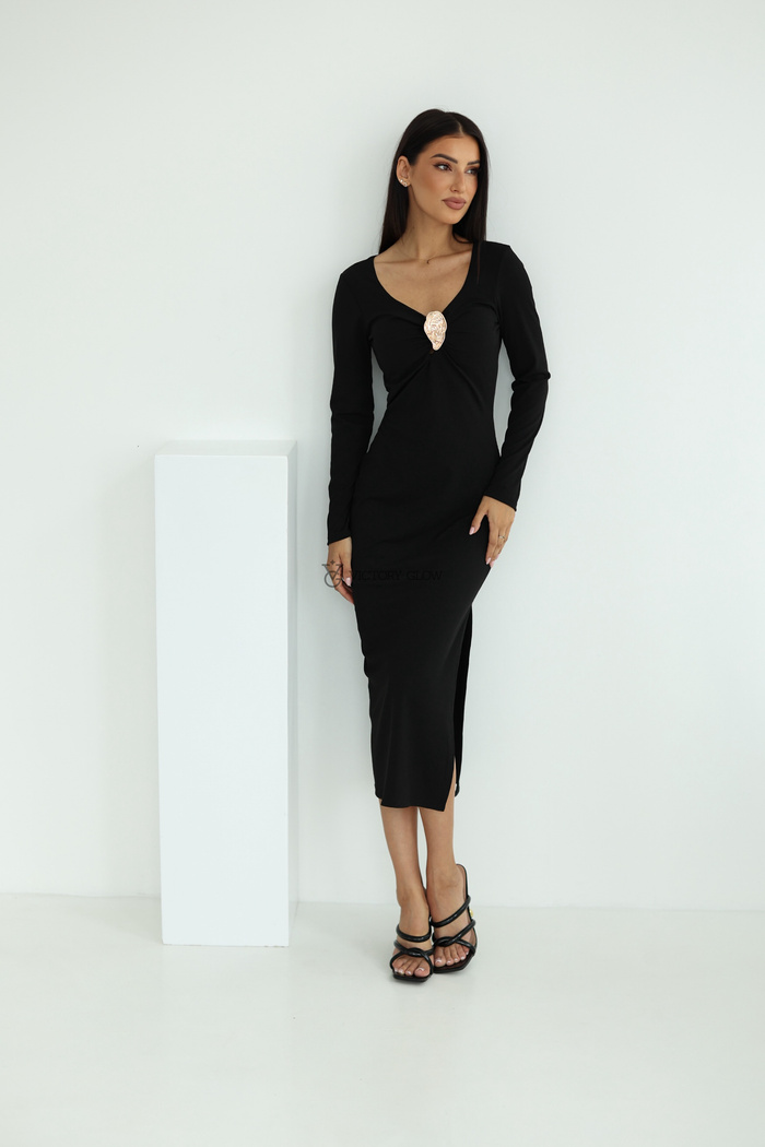 Prążkowana sukienka z klamrą Miriam czarna