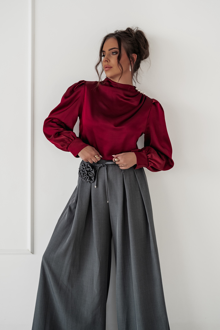 Satynowa bluzka z perełkami Qunii bordowa