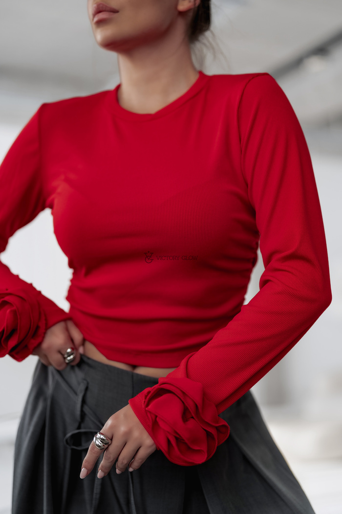 Dopasowana bluzka w prążek z różą Iga czerwona