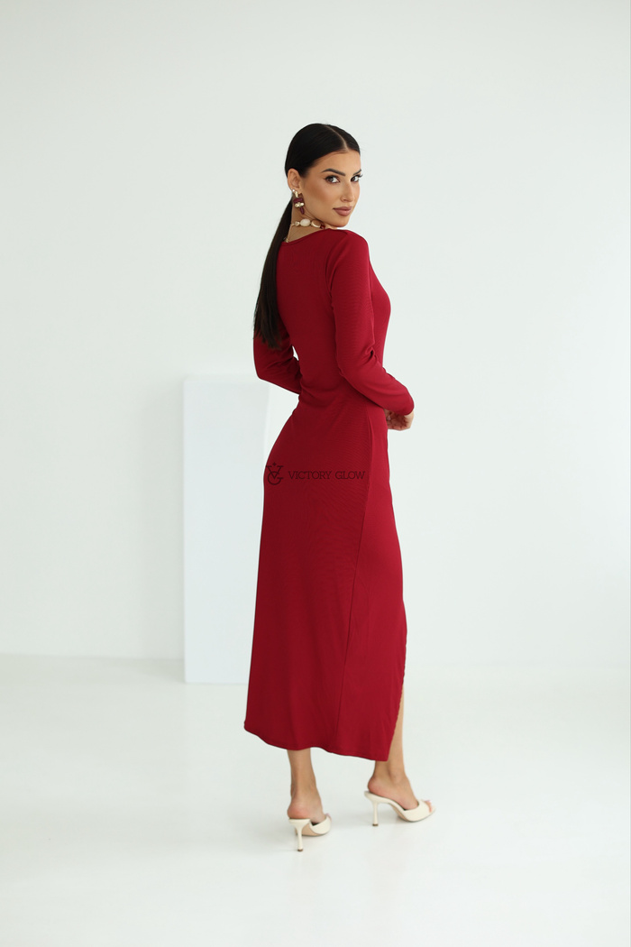 Dopasowana sukienka z rozporkiem Lana bordowa