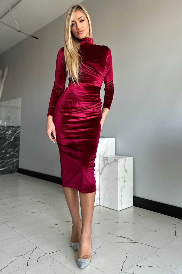 Elegancka sukienka welurowa midi Olivia bordo