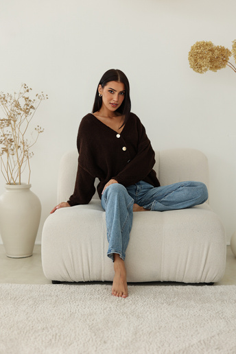 Sweter oversize zapinany na guziki Roma czekoladowy