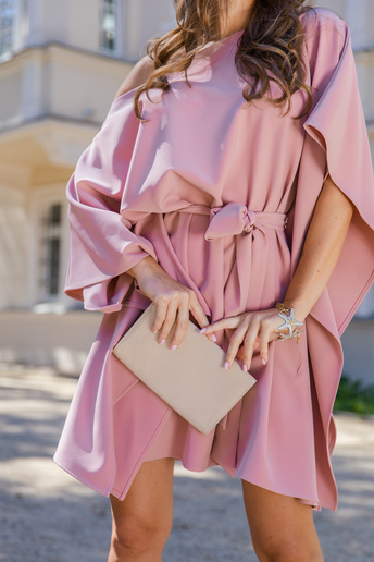 Elegancka sukienka kimono oversize pudrowy róż 