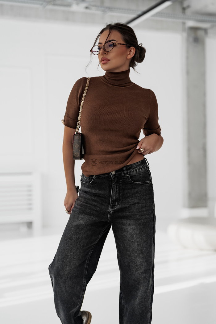 Dopasowany sweter golf z krótkim rękawem Oliwia czekoladowy