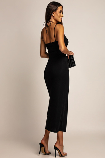 Dopasowana sukienka z łezką w dekolcie Mona czarna