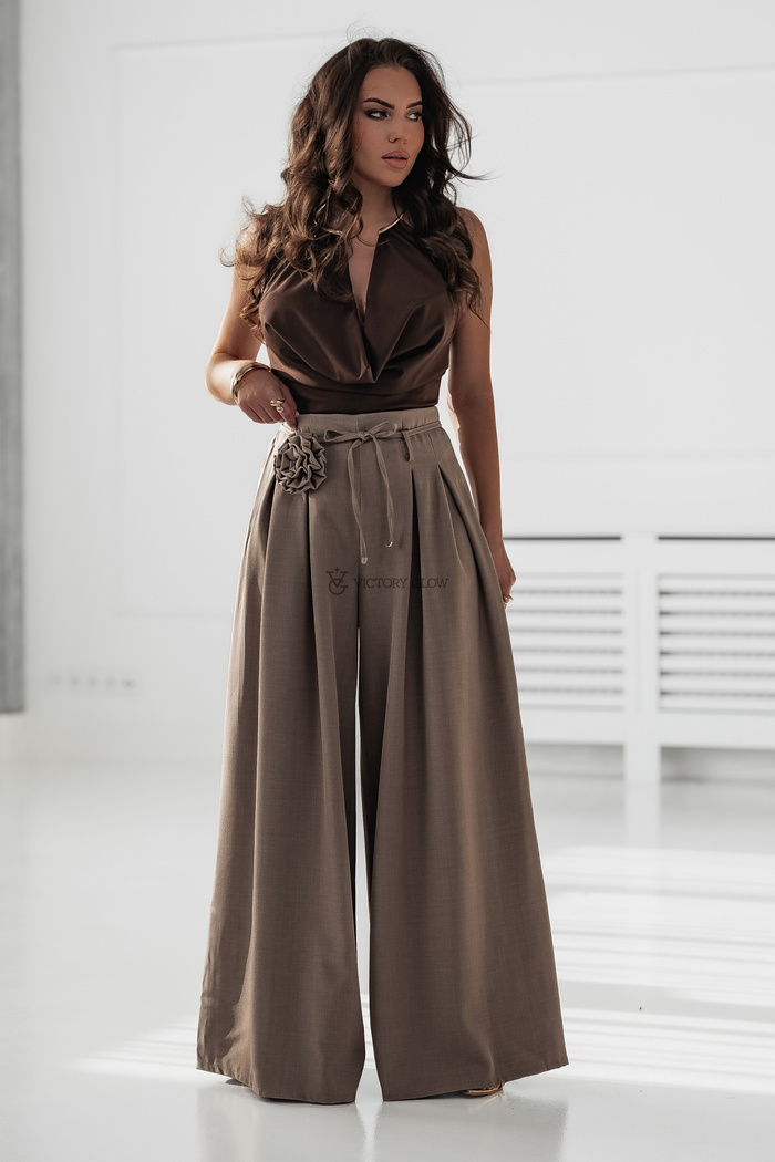 Szerokie spodnie z różą Mila latte