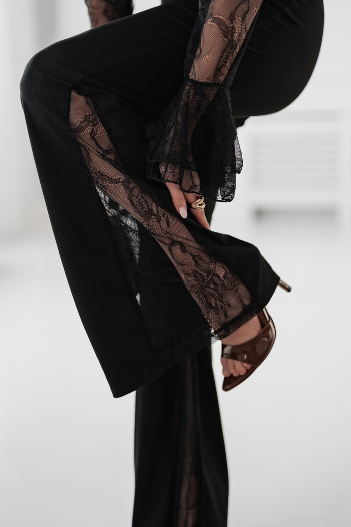 Prążkowany komplet z koronką Georgia czarny