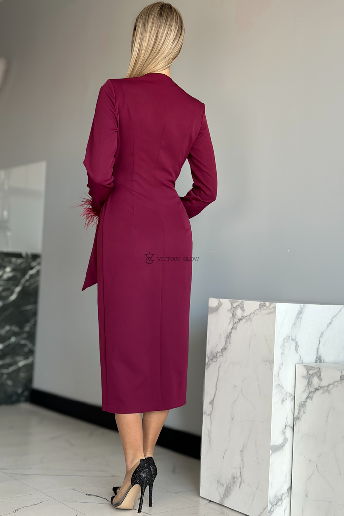 Kopertowa sukienka midi z piórkami Nicol bordo