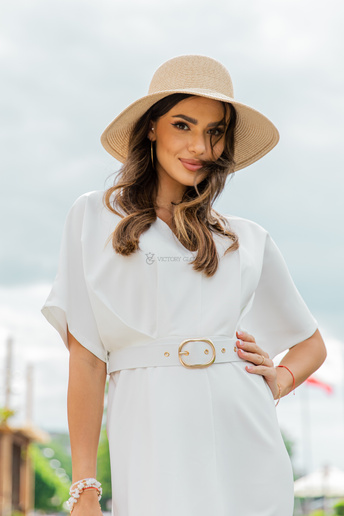 Elegancka sukienka midi z paskiem Nessa śmietankowa