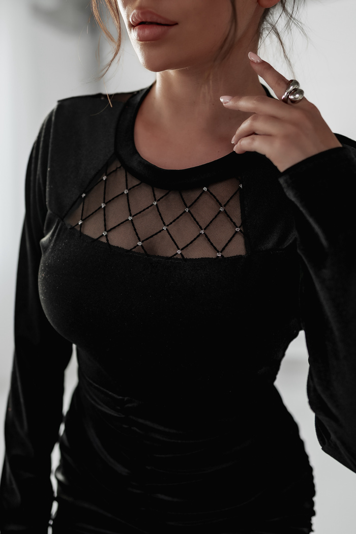 Welurowa sukienka z marszczeniami Martha czarna