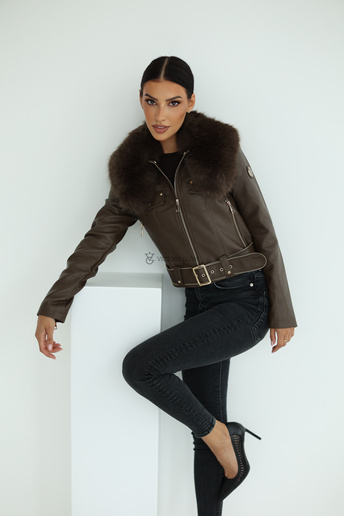 Krótka kurtka z paskiem i futrzanym kołnierzem Wendy czekoladowa