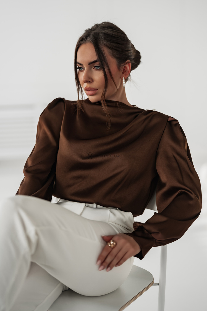 Satynowa bluzka z perełkami Qunii brązowa