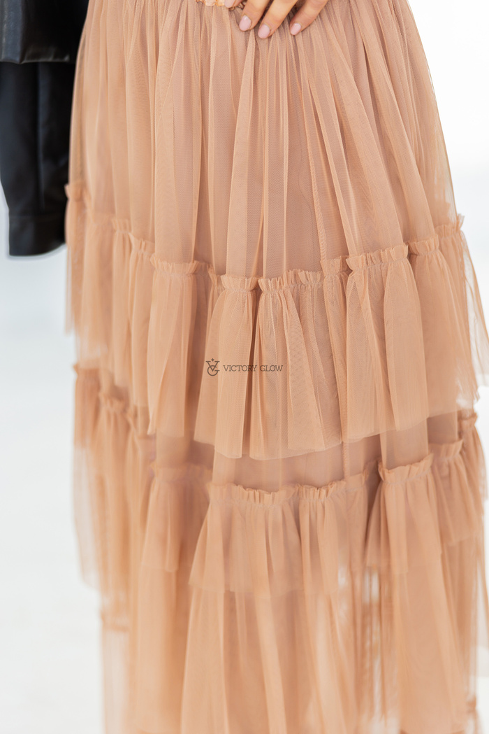 Tiulowa spódnica z falbanami Kiara  karmelowa