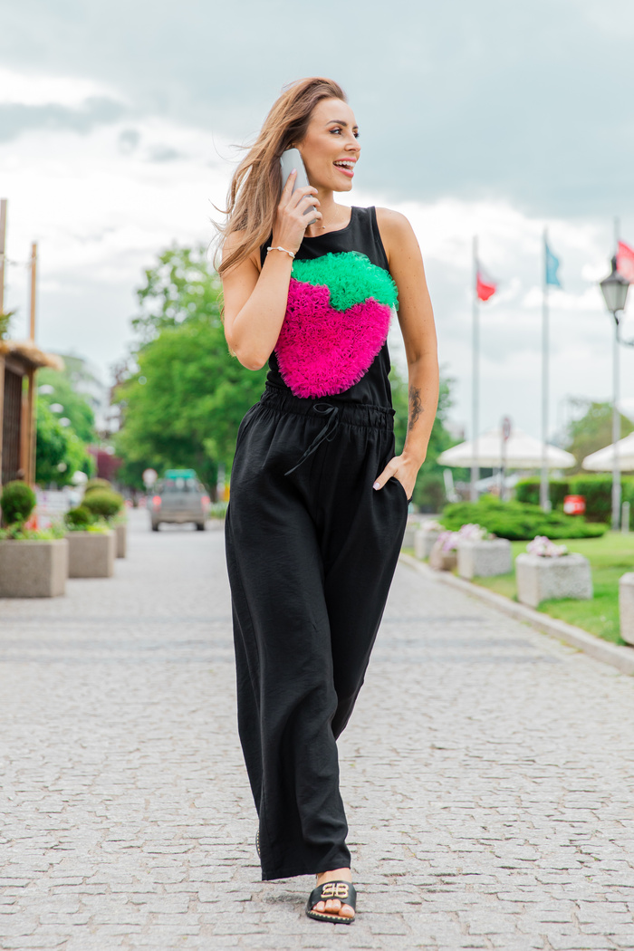 Czarny bawełniany top Strawberry z aplikacją 3D