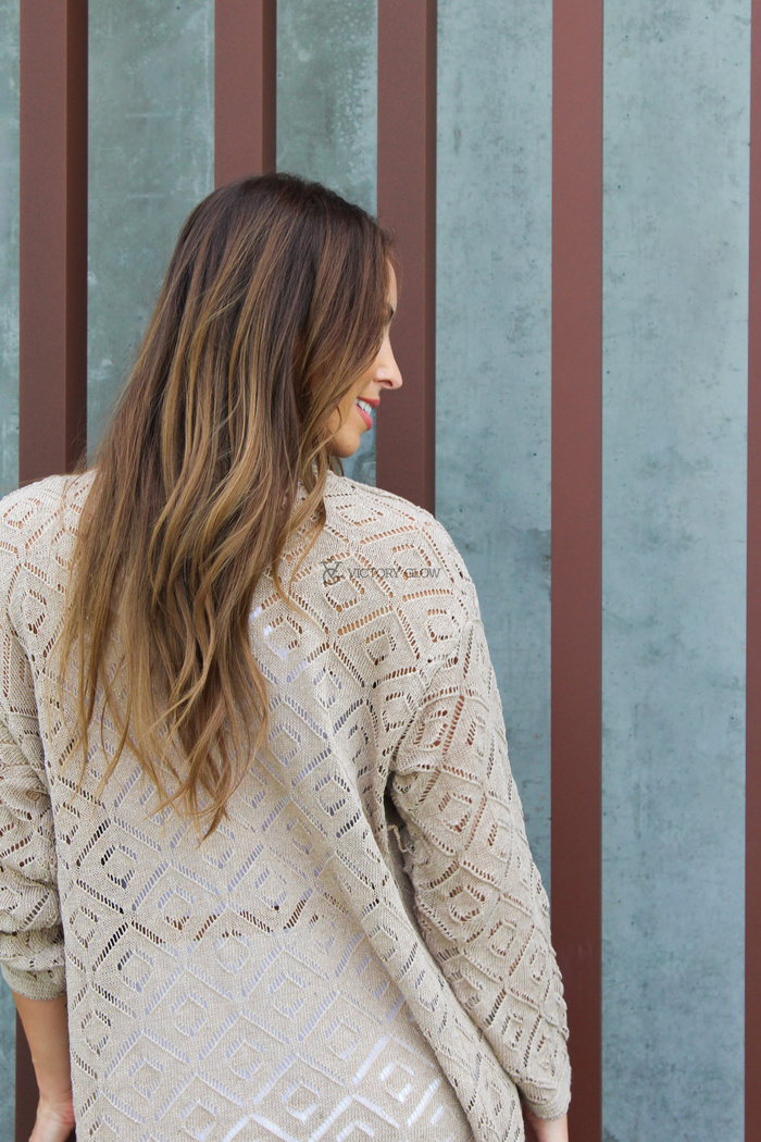 Beżowy ażurowy kardigan Lila bez zapięcia z frędzlami