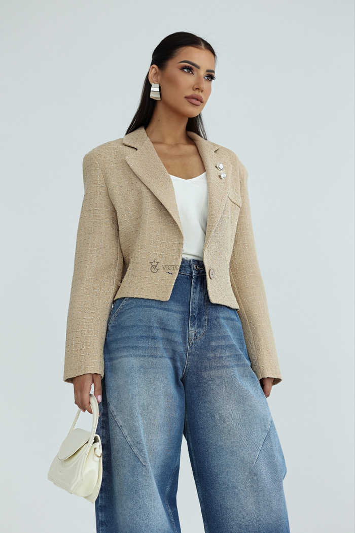 Stylowa marynarka Greta z broszką beżowa