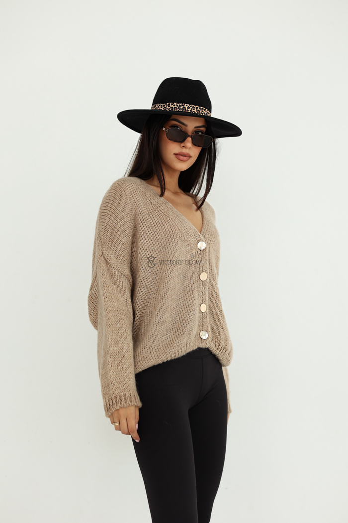 Sweter oversize zapinany na guziki Roma beżowy