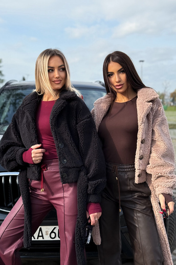 Krótkie futerko baranek Bear z kołnierzem czarne