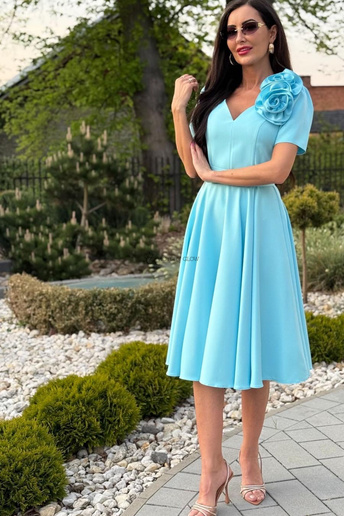 Elegancka rozkloszowana sukienka Rubi  lazurowa