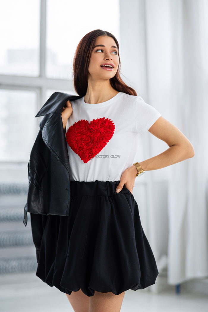 T-shirt Heart  z aplikacją biały z czerwonym sercem