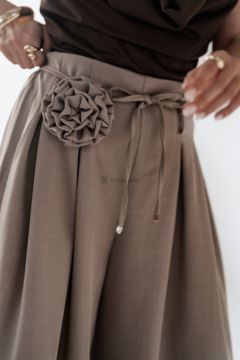 Szerokie spodnie z różą Mila latte