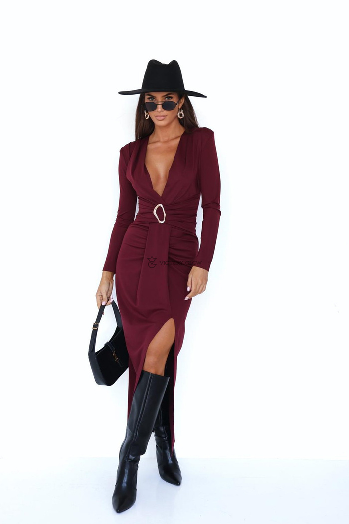 Prążkowana sukienka z klamrą Baby bordo