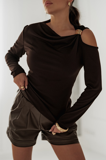 Prążkowana bluzka z wycięciem Sara czekoladowa