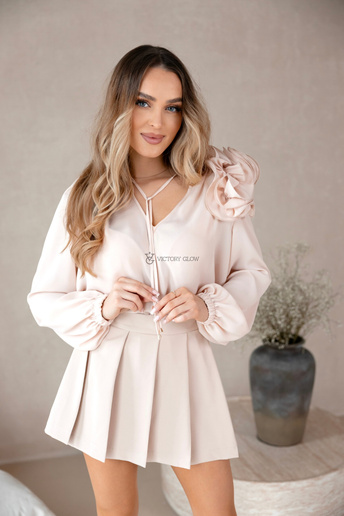 Elegancka bluzka z kwiatem Rose beżowa