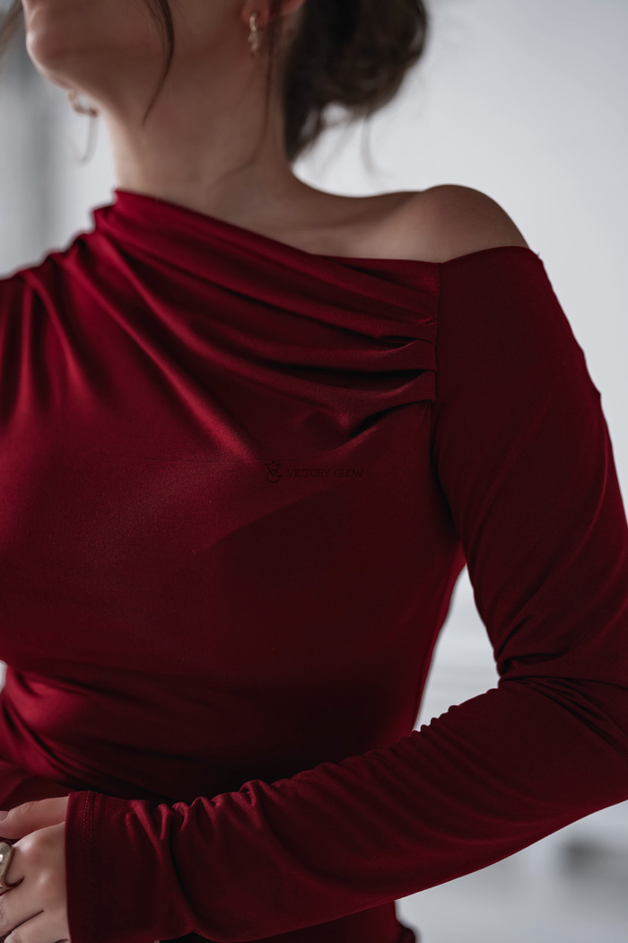 Sukienka z koronkowymi falbanami Fabia  bordo