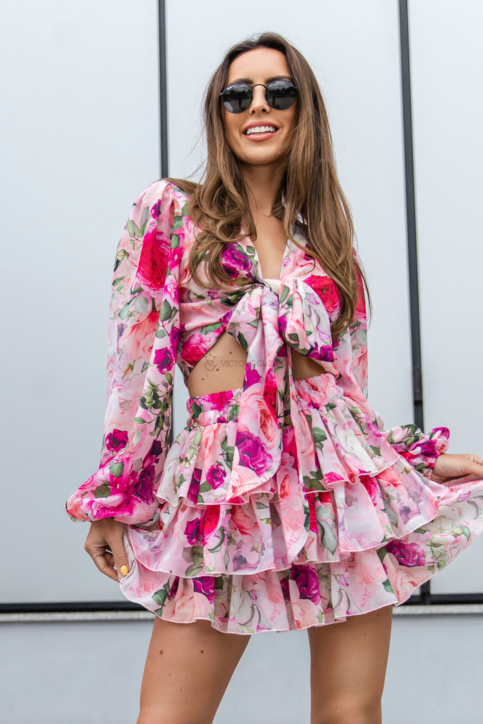 Komplet La Diva spódnico-spodenki bluzka różowy kwiatowy wzór