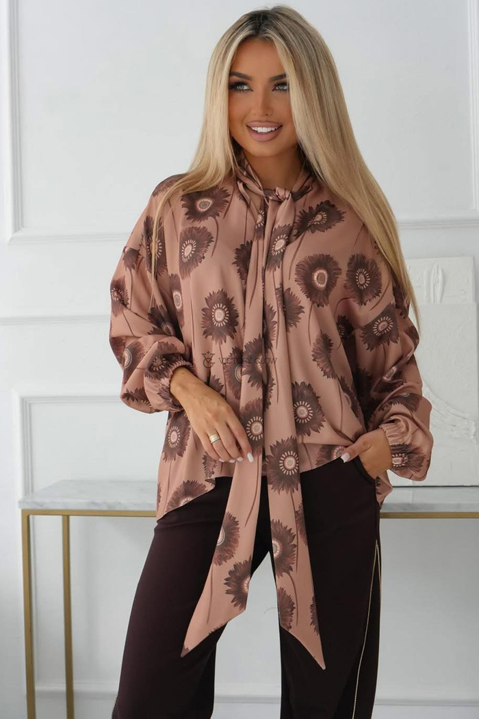 Elegancka koszula z krawatką Gina karmelowa z wzorem