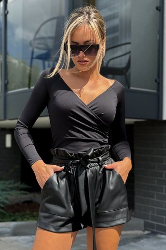 Krótkie spodenki z eko skóry Hannah czarne