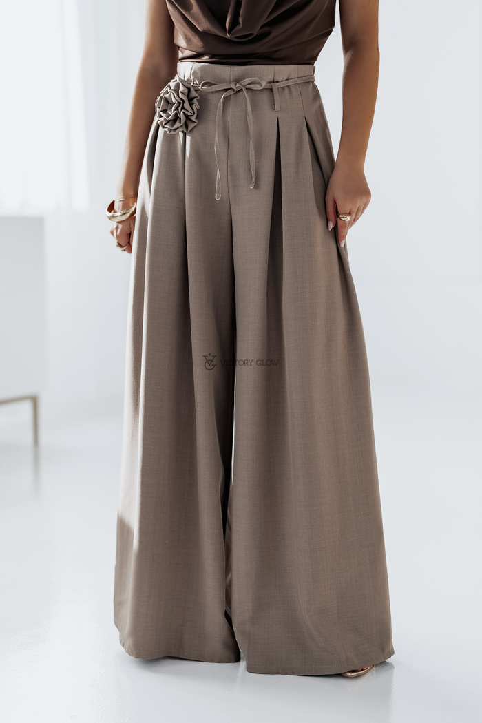 Szerokie spodnie z różą Mila latte