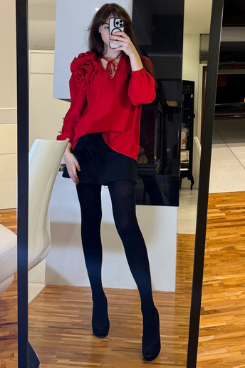 Elegancka bluzka z kwiatem Rose czerwona