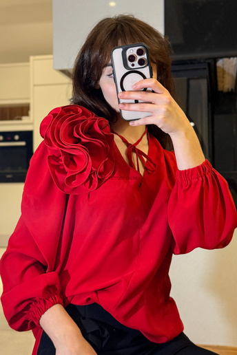 Elegancka bluzka z kwiatem Rose czerwona