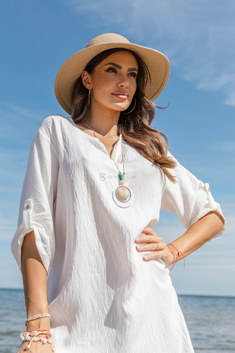Śmietankowa maxi sukienka oversize Maddalena z wisiorkiem