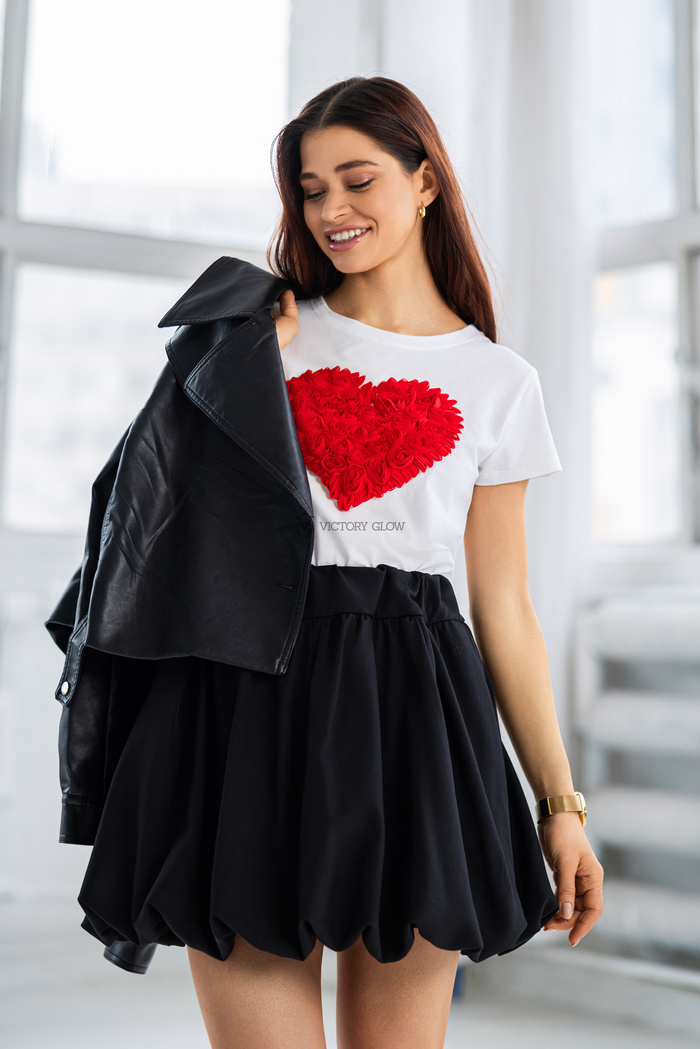 T-shirt Heart  z aplikacją biały z czerwonym sercem