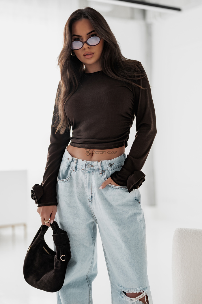 Dopasowana bluzka w prążek z różą Iga czekoladowa