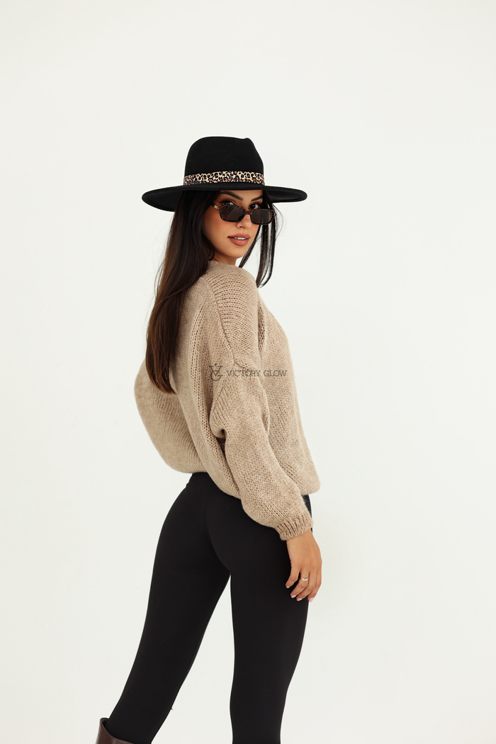 Sweter oversize zapinany na guziki Roma beżowy