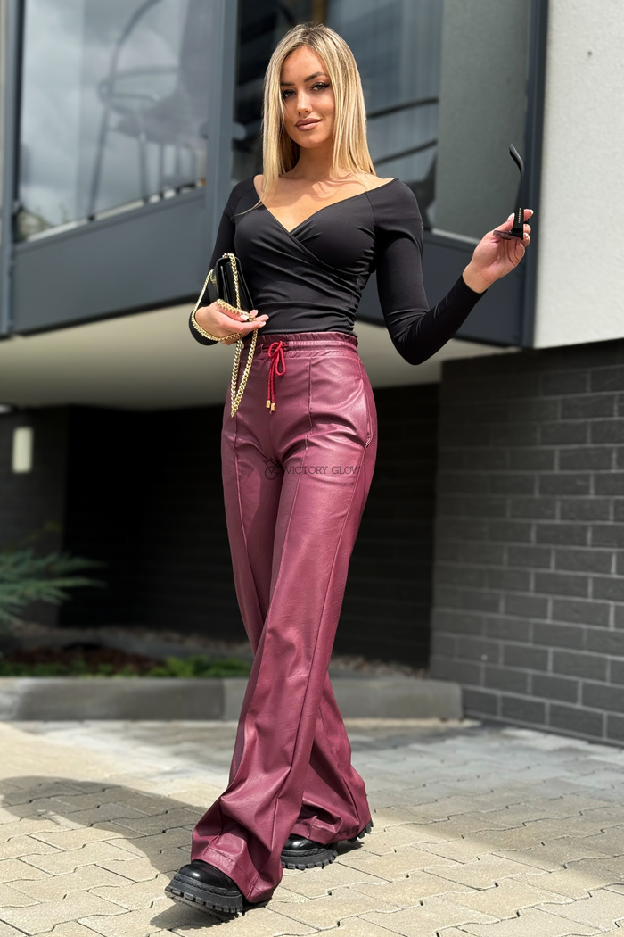 Spodnie z wysokim stanem eko skóra Surya bordowe