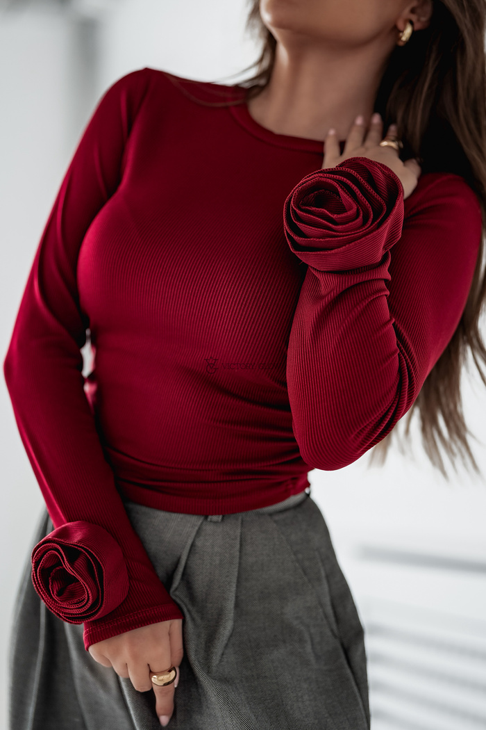 Dopasowana bluzka w prążek z różą Iga bordowa