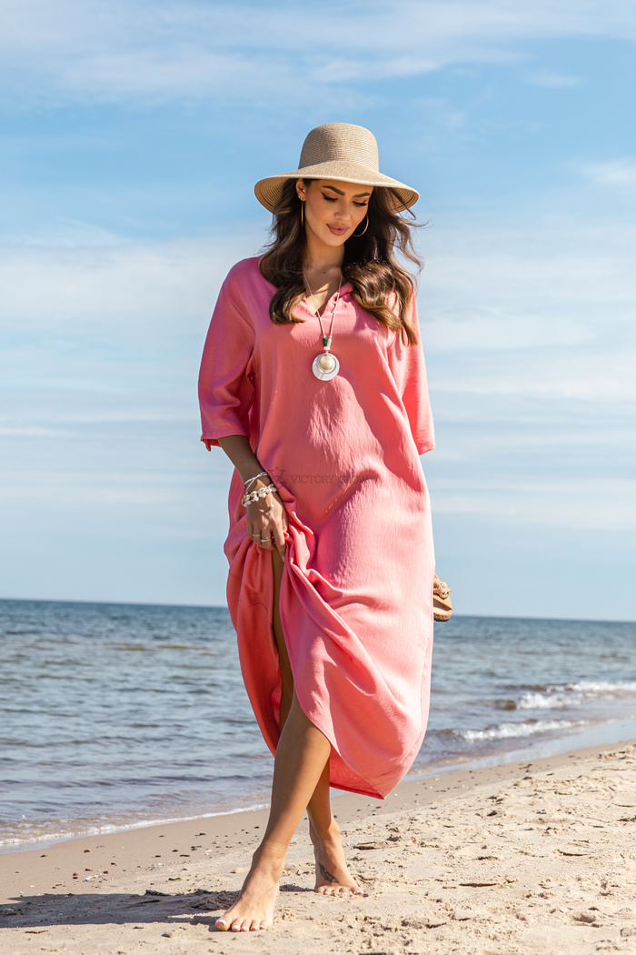 Różowa maxi sukienka oversize Maddalena z wisiorkiem