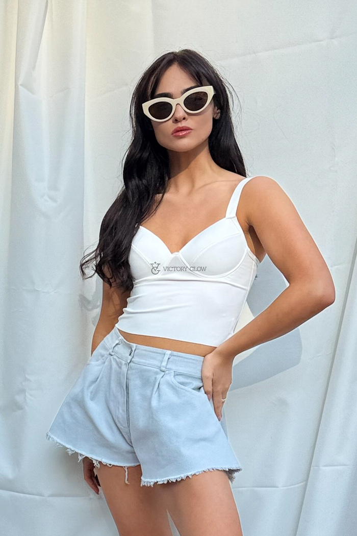 Dopasowany krótki top Leah biały