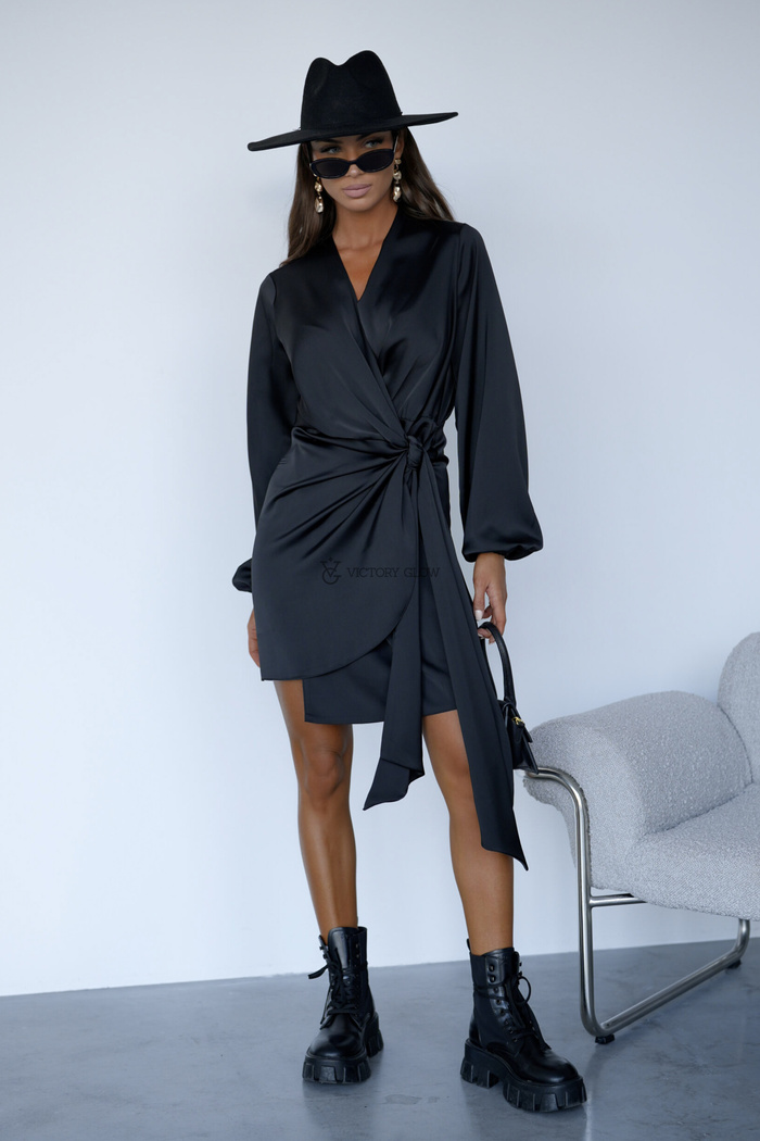 Satynowa sukienka kopertowa Selena czarna